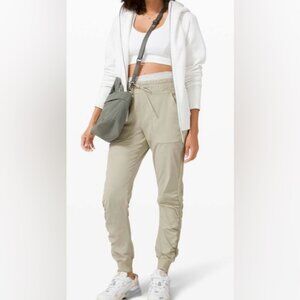 2020-Lululemon Beyond the Studio JoggerLight Sage size 6